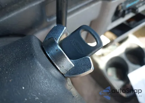 1994 Ford Ranger z USA, uszkodzony, nr VIN 1FTCR10X9RTA35590